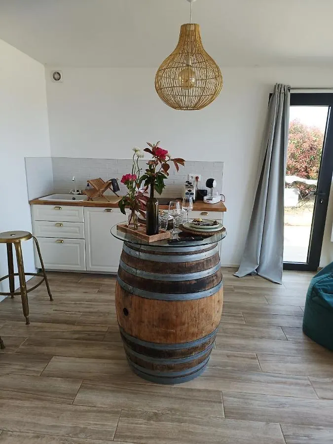 Le Pavillon Des Pivoines Bed & Breakfast Hyeres