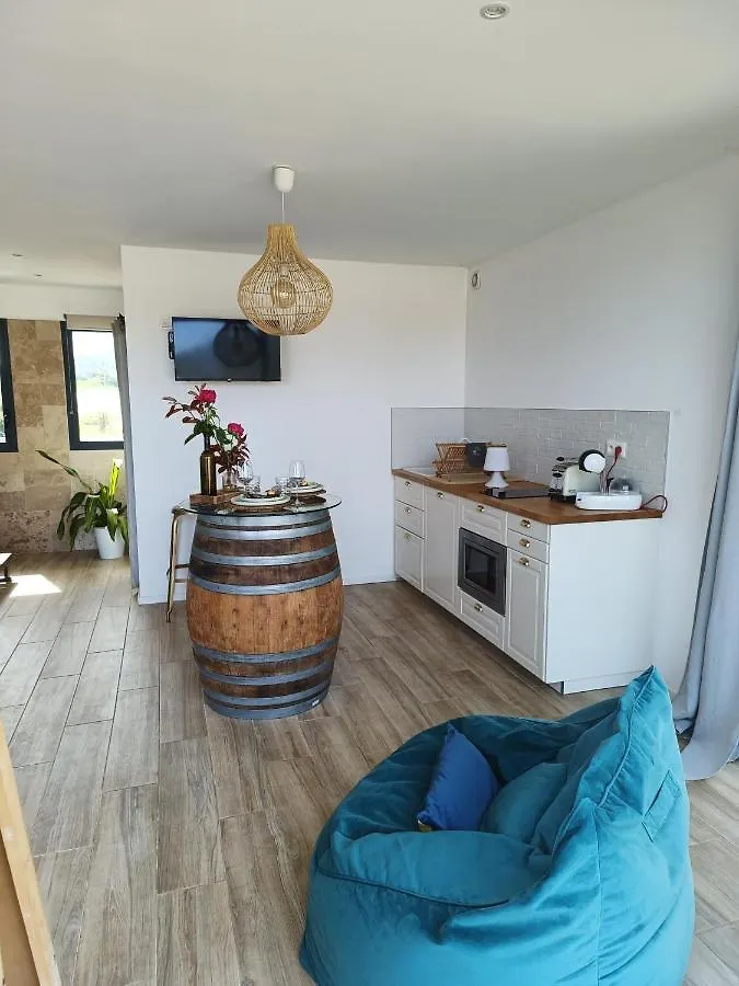 Le Pavillon Des Pivoines Bed & Breakfast Hyeres