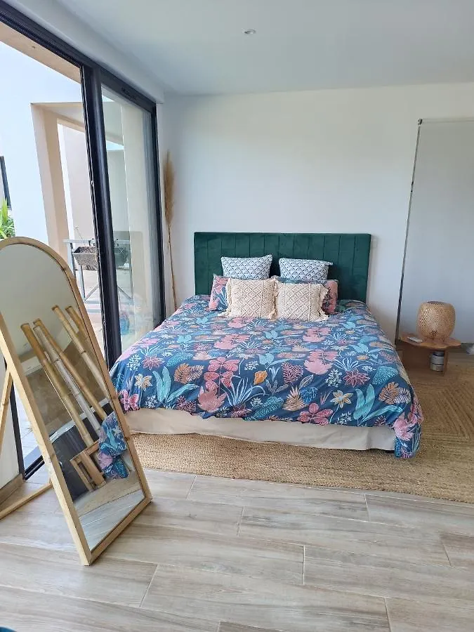 Le Pavillon Des Pivoines Bed & Breakfast Hyeres