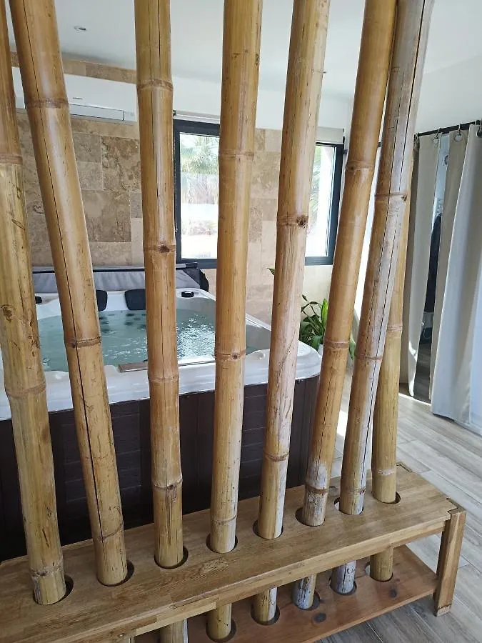 Le Pavillon Des Pivoines Bed & Breakfast Hyeres